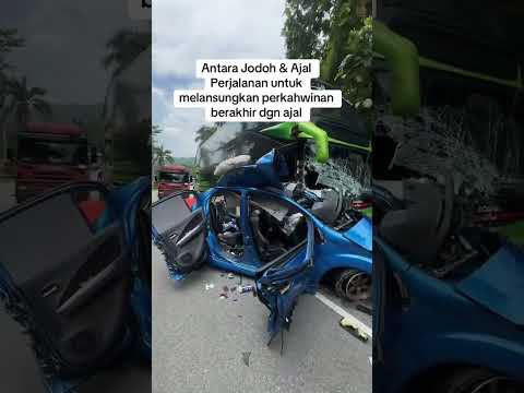 mobil rombongan pengantin tabrakan dengan bus, nasib siapa yg tahu #viralvideo #tragedi