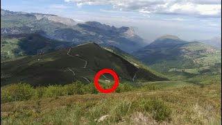 Пролетая над горами, дрон заметил странный силуэт. Поняв что это, мужчина закричал от страха!