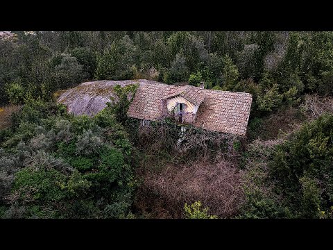 A family Lived in Solitude for 60 years in their Abandoned Spanish House!