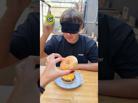 ARMANDO UNA HAMBURGUESA CON LOS OJOS CERRADOS 👀🍔 #food #comida #fastfood #challenge #cocina