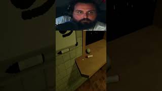 UN FEUTRE M’A FAIT SURSAUTER 😂 | KIOSK #Shorts
