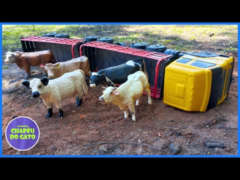 Fazenda de Brinquedo O CAMINHÃO BOIADEIRO BITREM TOMBOU NA ESTRADA COM AS VACAS