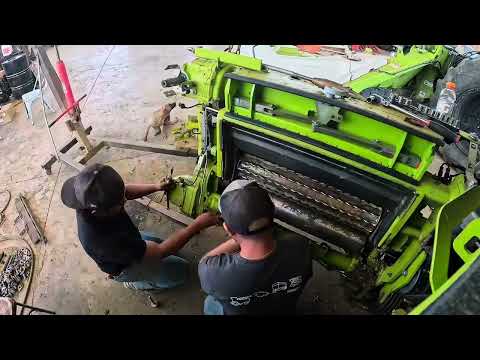 Removing knives, shear bar and LOC gear box. Claas 990 #silage #claas #claas990