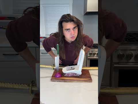 How to Actually Chop an Onion