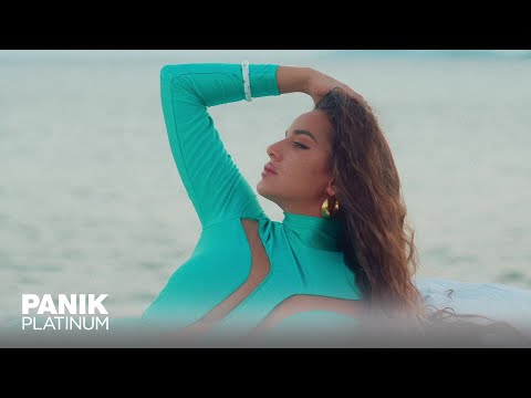 Ρία Ελληνίδου - Μη Μιλάς - Official Music Video