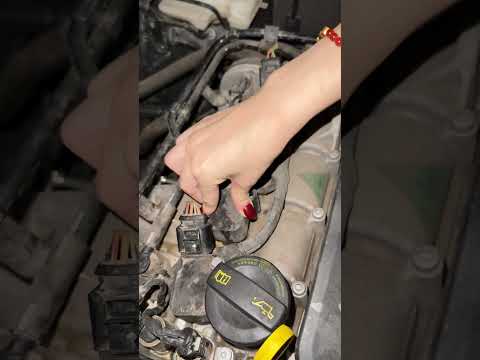 Spark plug aging can cause engine jitter and must be replaced #drivetips #driving