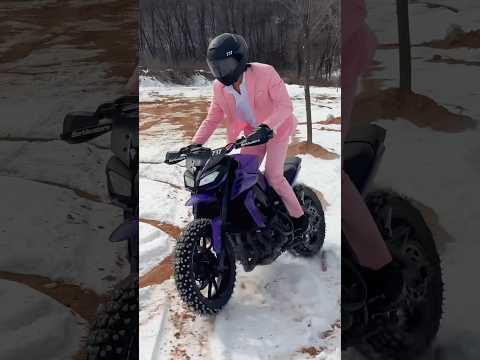 Testing the difference between MT900 and YZF1000 on the snow❄️