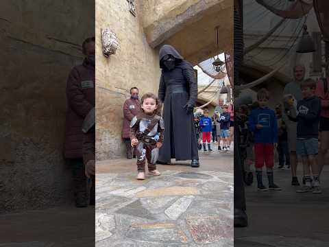 Young Mandalorian  Unexpected Encounter with ￼Kylo Ren 😱 #shorts #starwars #mandalorian