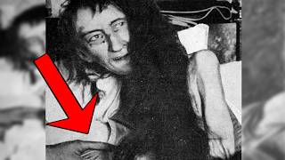 Una mujer tumbada en una cama ocultaba un SECRETO ESPELUZNANTE...