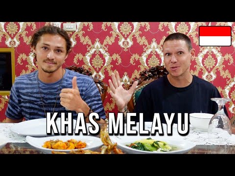 Foreigners try INDONESIAN FOOD in PEKANBARU