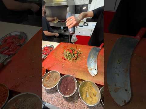 Kebapçı Muzo'dan Zırhta çekilmiş Kebap Dürüm