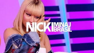 Nicki Minaj recebe uma surpresa emocionante de fãs no qual ela pagou bolsa de estudos. (Legendado)