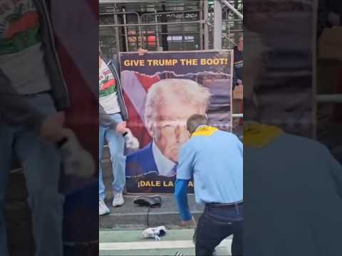 Lempar Sepatu Ke wajah #trump #aksi #amerika #iran #iranvsamerika #netizen #warganet #viral