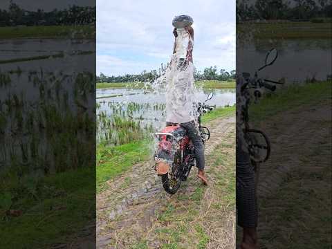 the helmet fell off and the water gushed out?