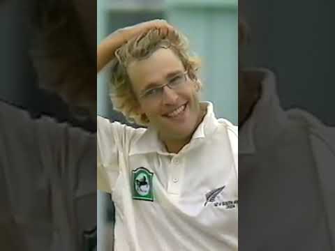 Daniel Vettori unplayable delivery by jack kailis