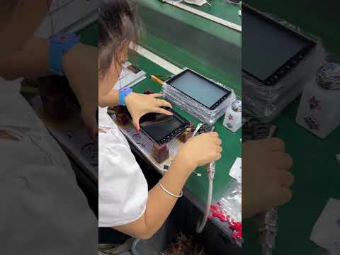 The SEPTON technician is currently installing a car radio player.#caraudio #carradio #carplay