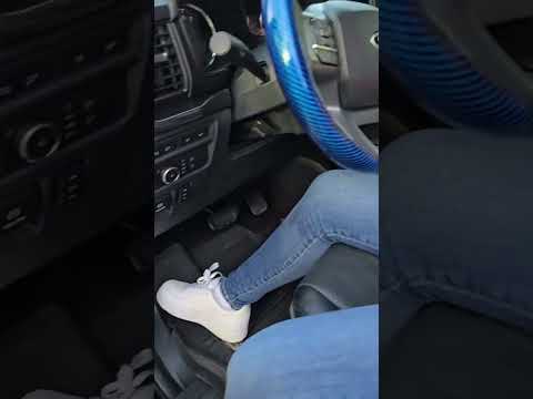 Mujeres aprendiendo a manejar… #mujeres #manejar #carros #salvadoreños #comedia #usa