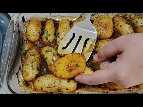 بطاطس في الفرن  بتتبيلة رائعة  بدون قلي بطريقة سريعة وسهلة  roasted potatoes in oven