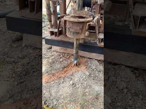 Escavação de poço artesiano. #vidanaroça #poço #agua