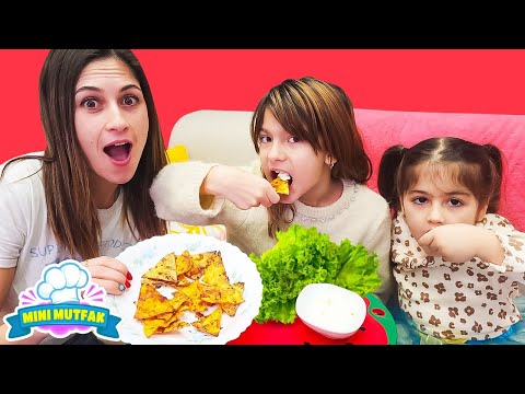 Mini Mutfak - Ayşe, Defne ve Zara için sağlıklı cips yapıyor! Sağlıklı beslenme videoları