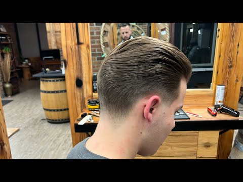 MC Barber is live! True classic razor and Scissor low taper cut