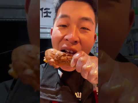 店门口一只接一只,上天给了我一颗怜悯之心,却没有给我解救众生的能力,那就吃饱再走吧#流浪狗 #德州扒鸡 #熟食培训 #平原特产北任扒鸡