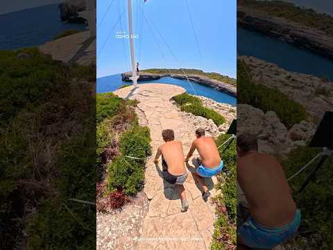 Chi arriverà prima nell’acqua?
 È un doppio tuffo perfetto! 💦😆| Osmo 360