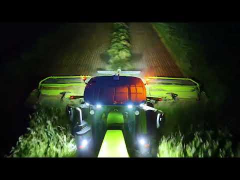 CLAAS DISCO 9700 in heavy winter forage crop #silage #claasdisco9700 #claas @claas_global