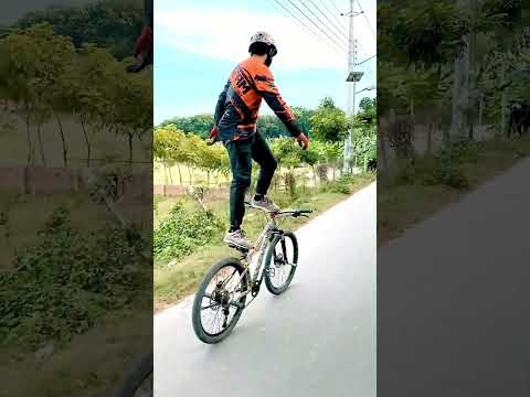 সাইকেলের উপরে দারিয়ে চালানো 😱#stuntwithshishir
