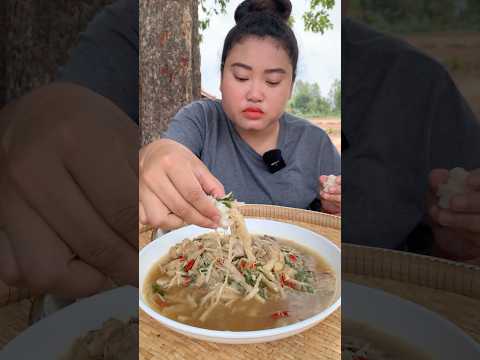 แกงหน่อไม้ส้มใส่ไก่แซ่บๆจ้า