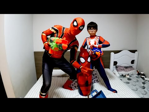 BRINCANDO DE NERF COM DARDOS GRUDADOS NA TV!