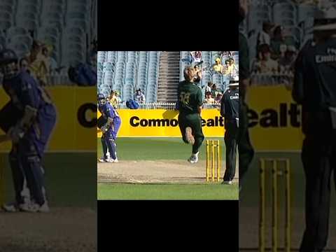 Brett lee Beautiful Bowling Action