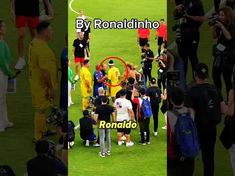 Ele conseguiu um autógrafo do Ronaldo!! 😱🤯 (@pat_munoz04)
