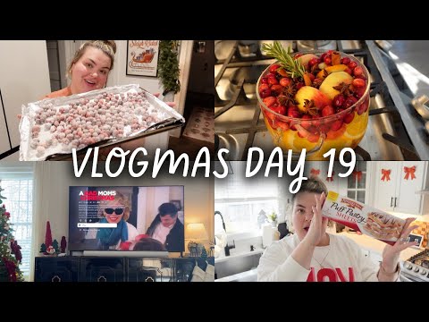 VIRAL SUGARED CRANBERRIES, COZY SIMMER POT, CHRISTMAS MOVIES | VLOGMAS DAY 19