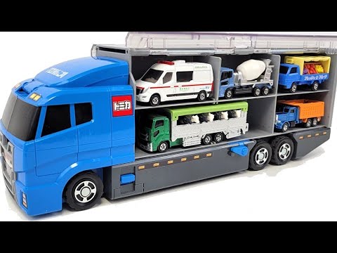 トミカ☆はたらくくるまのミニカーを箱から取り出し、おかたづけコンボイに収納します！