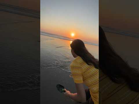 WAH KOK ADA AJA SIH DI PANTAI?!