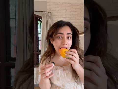 Trying the VIRAL MANGO 🥭 ice cream 🍦 #youtubeshorts #food #viral #mango #trending