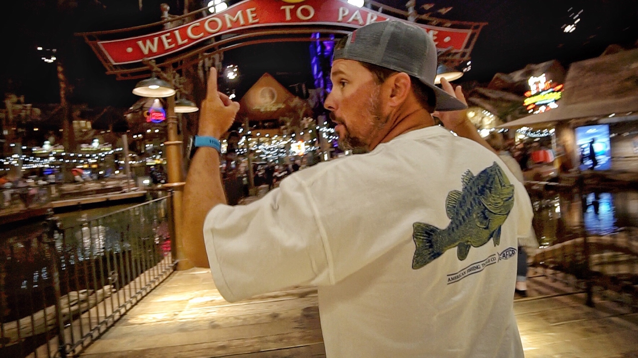 Biggest Tackle Shop in the World - This BLOWS our mind! No Spinner Worm. Really.