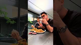 WARKOP-AN DIRUMAH BARENGAN ABANG JAY PARK. KOPI HITAM + PISANG GORENG & ROBAK.