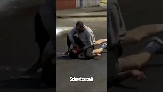 Brutaler Messerangriff: Migrant versuchte Kopf abzuschneiden! #shorts