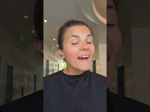 Anzeige|Wie gut, dass die #GalaxyBuds3 den Dolmetscher schnell aktivieren können #GalaxyAI  @samsung