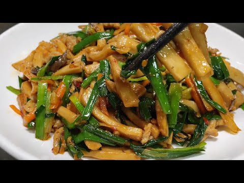 主廚教你杏鮑菇炒肉絲的家常做法，步驟詳細，鮮嫩入味【留意美食】#杏鮑菇炒肉絲 #主廚家常菜 #家常做法#肉絲料理
