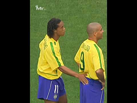 RONALDINHO E RONALDO DAVAM SHOW JOGANDO JUNTOS 👑🇧🇷