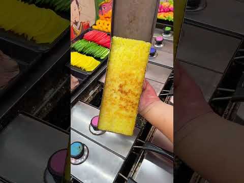 外婆鍋巴飯: 有米有肉又有菜,一個就可以吃飽,五種口味,味道也是絕絕子,你那裡有嗎?要不要吃一個 #鍋巴飯#特色小吃 #擺攤