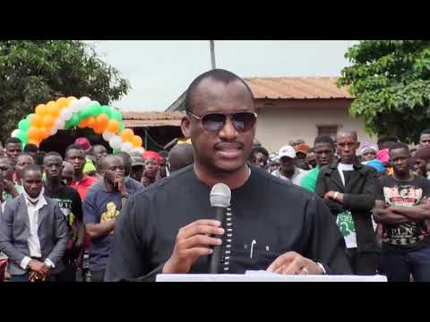 Emploi jeunes : Le ministre Mamadou Touré rencontre les jeunes de la localité de Sarhala