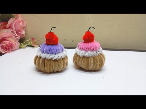 Pipe cleaner keychain | gantungan kunci dari kawat bulu | how to make mini cake out of pipe cleaner