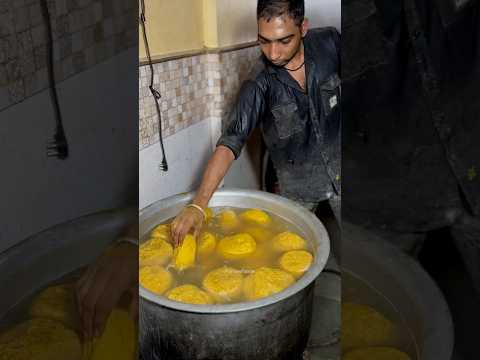 Pune's Famous Varan Batti😍 #viral #streetfood #food #batti #pune #youtubeshorts #shorts #explore