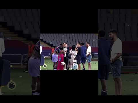 ?? ? el hermano de Lamine Yamal con Nico!!!