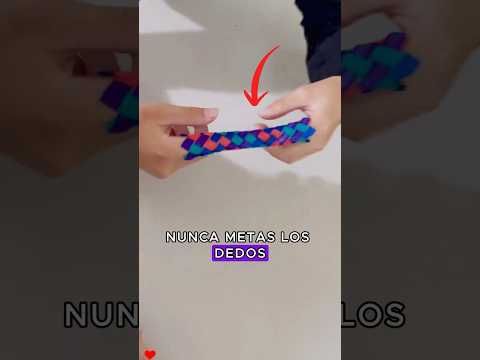 Trampa para dedos china: ¡nunca la pruebes con tus amigos!