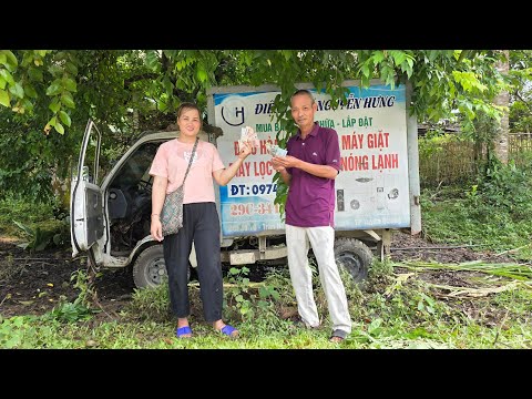 The girl bought used trucks, repaired and restored the neighbor's scrap truck.